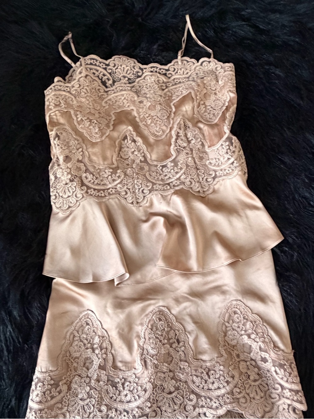 NWT! H&M Beige Lace-Trim Dress Set - Picture 4 of 14